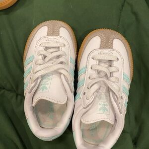 adidas Kids Sneakers in White and Light Blue